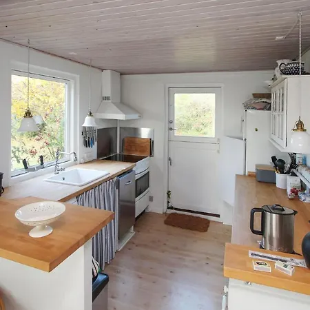 Dom wakacyjny 2 Bedroom Awesome In Samso *