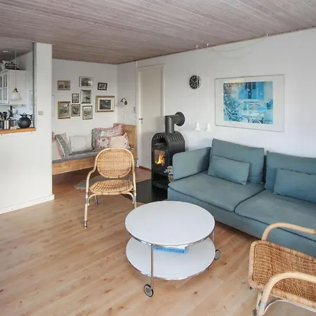Dom wakacyjny 2 Bedroom Awesome In Samso *